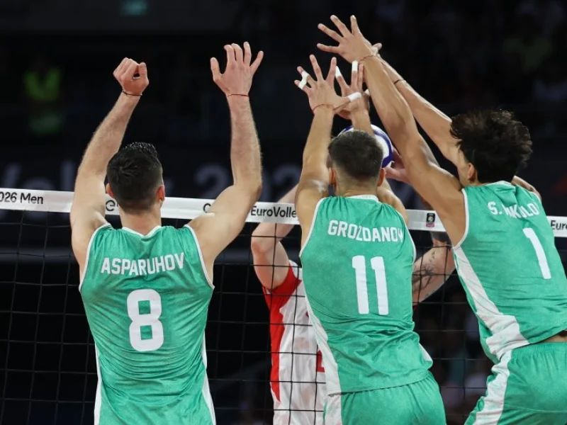 Aleks Grozdanov blocking for Bulgaria at EuroVolley 2026