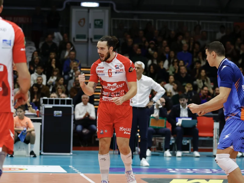Antoine Brizard celebrates in Gas Sales Bluenergy Piacenza colors.