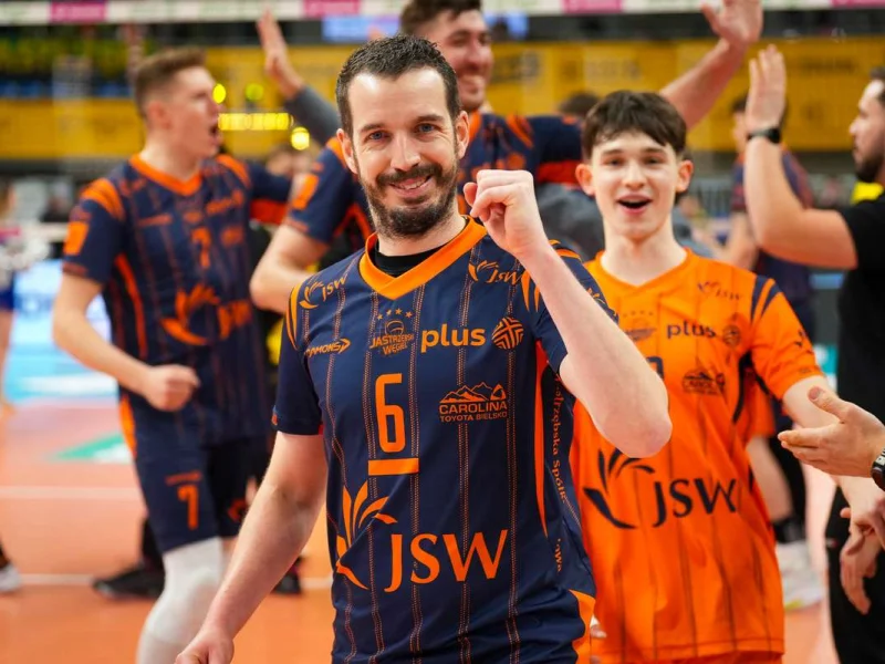 Benjamin Toniutti celebrates in Jastrzębski Węgiel colors during club volleyball.