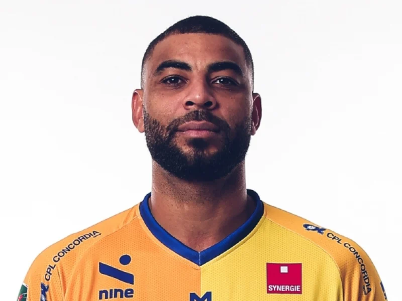Earvin Ngapeth in a Modena Volley jersey in an official player portrait.
