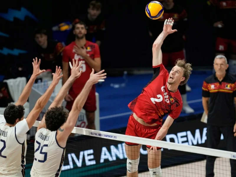 Ferre Reggers attacking for Belgium at the 2025 World Championship.
