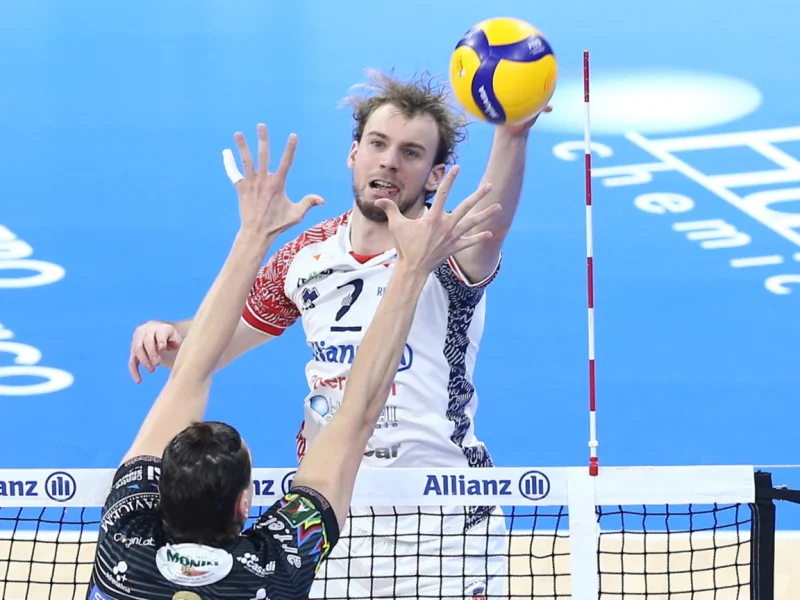 Ferre Reggers attacking for Allianz Milano against Perugia.