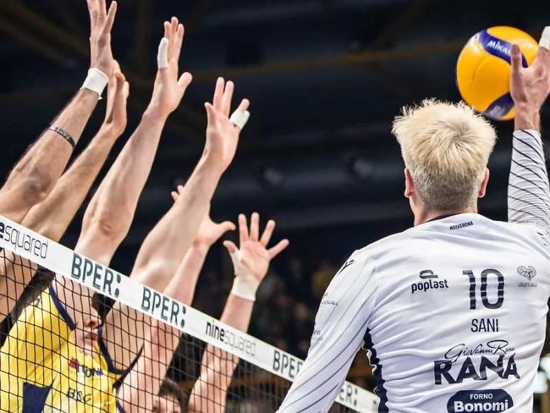Francesco Sani attacking for Rana Verona in SuperLega.