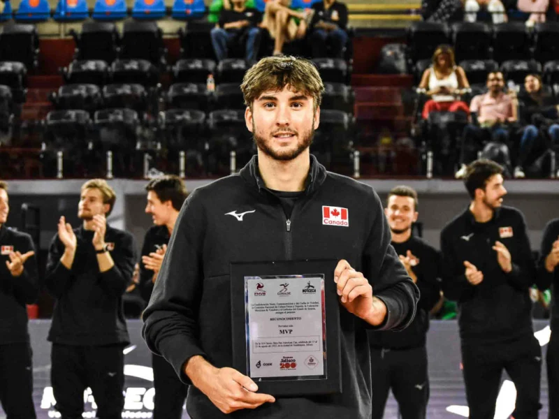 Isaac Heslinga receiving tournament recognition at the Men’s Pan American Cup