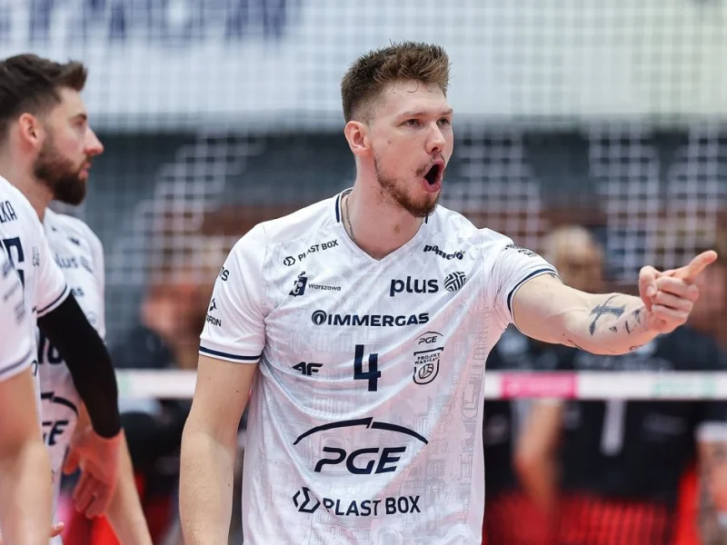 Jakub Kochanowski in match action for PGE Projekt Warszawa.