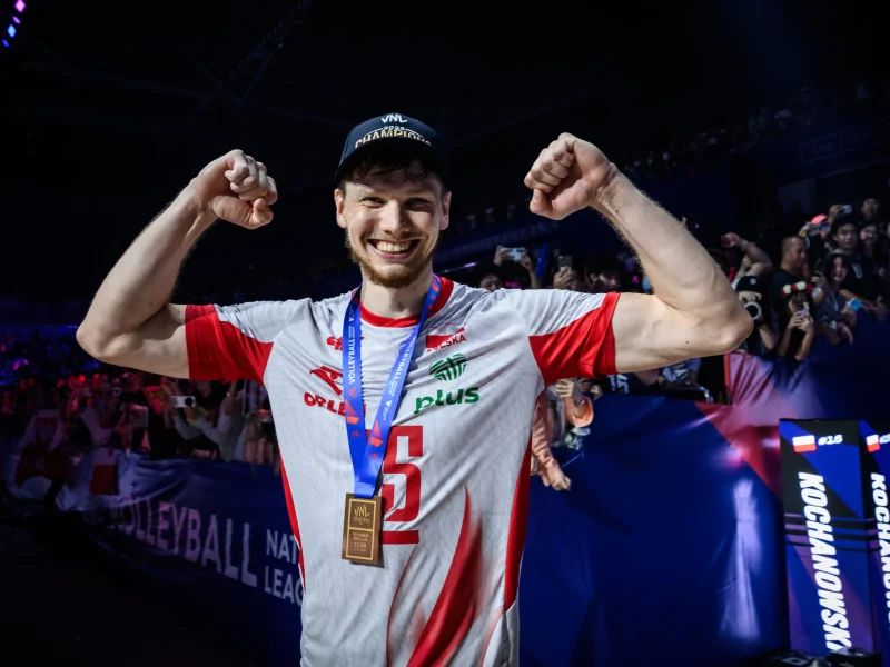 Jakub Kochanowski celebrating Poland's 2025 VNL title.