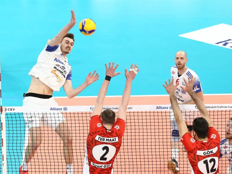 Jean Patry attacks for Allianz Milano during European club competition.