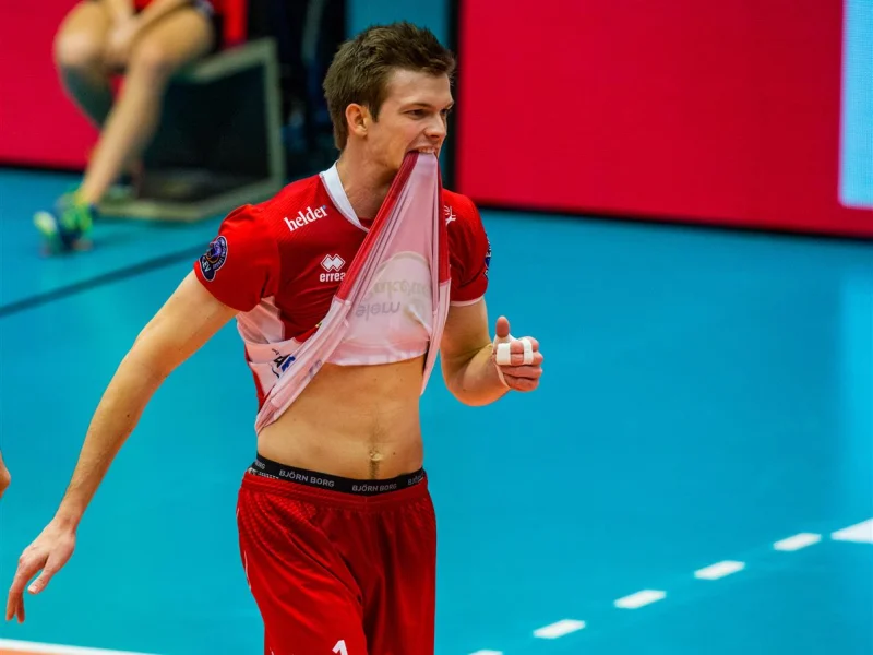 Jolan Cox celebrating during a European club match.