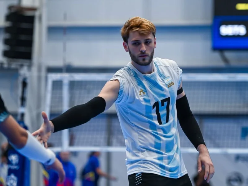 Luciano Vicentín with Argentina during the 2026 Volleyball Nations League.