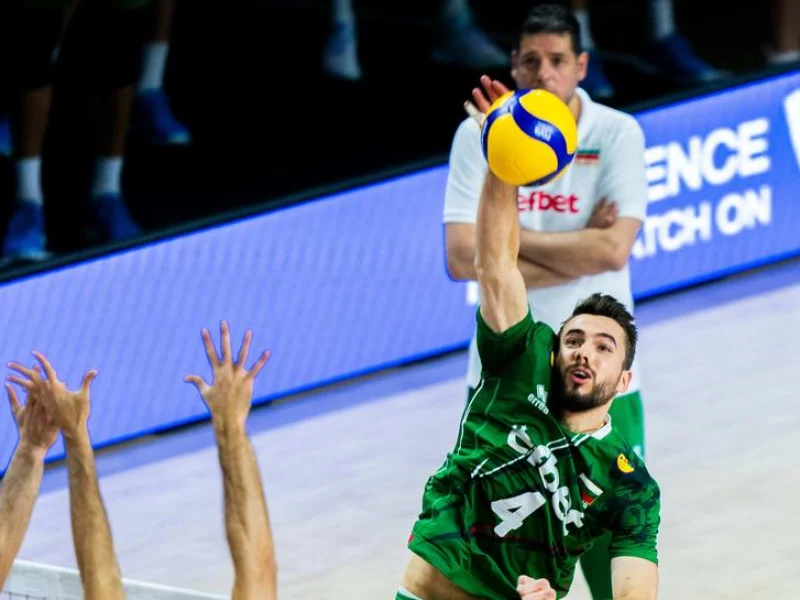 Martin Atanasov attacking for Bulgaria during international competition