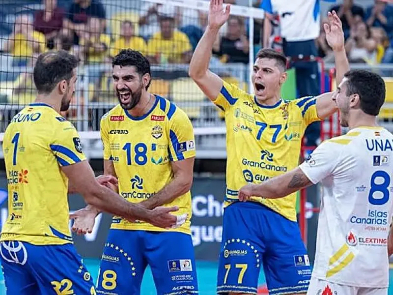 Martín Ramos celebrating during a CV Guaguas match