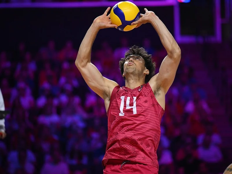 Micah Maʻa setting for the United States men's national volleyball team