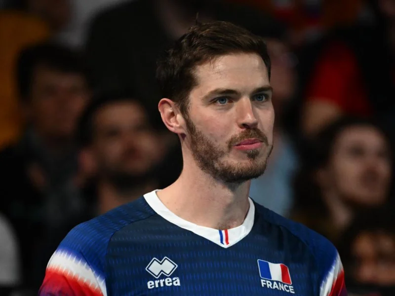 Quentin Jouffroy on court with the France men’s national volleyball team