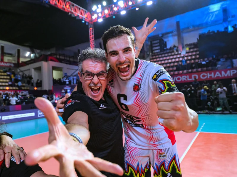 Simone Giannelli during a Sir Susa Scai Perugia contract announcement.