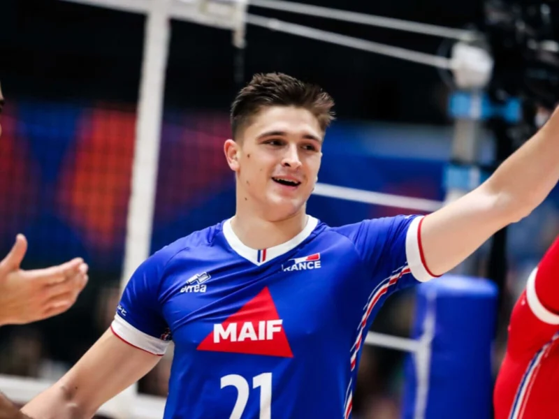 Théo Faure wearing the France national team volleyball uniform