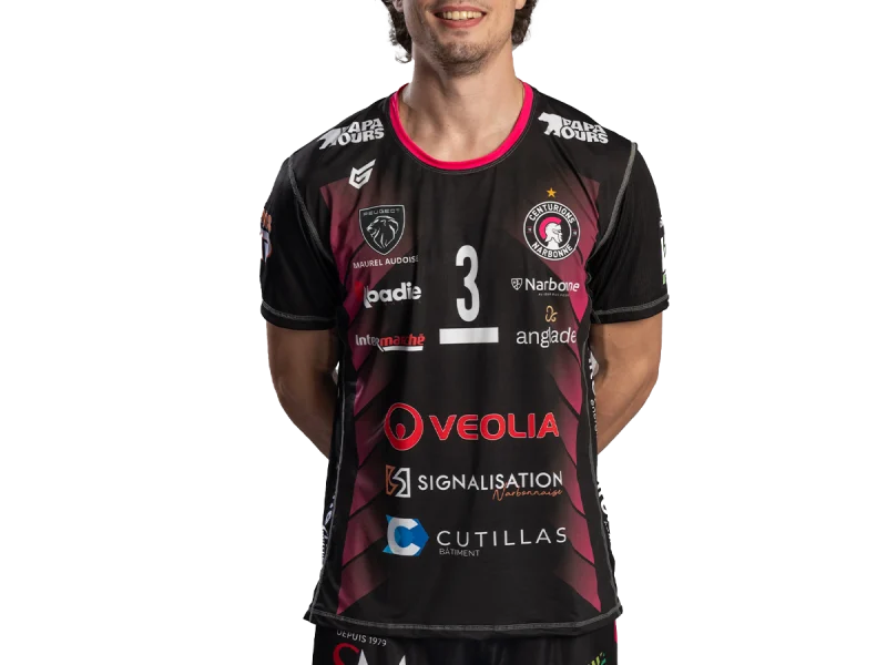 Tim Held in the black Narbonne Volley number 3 jersey.