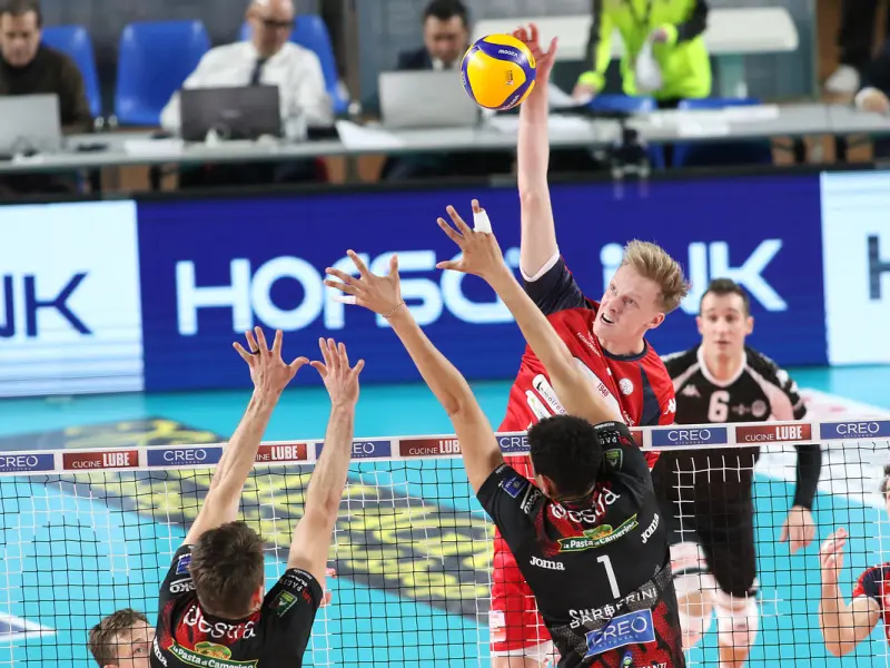 Wout D'Heer in match action in the Italian SuperLega.