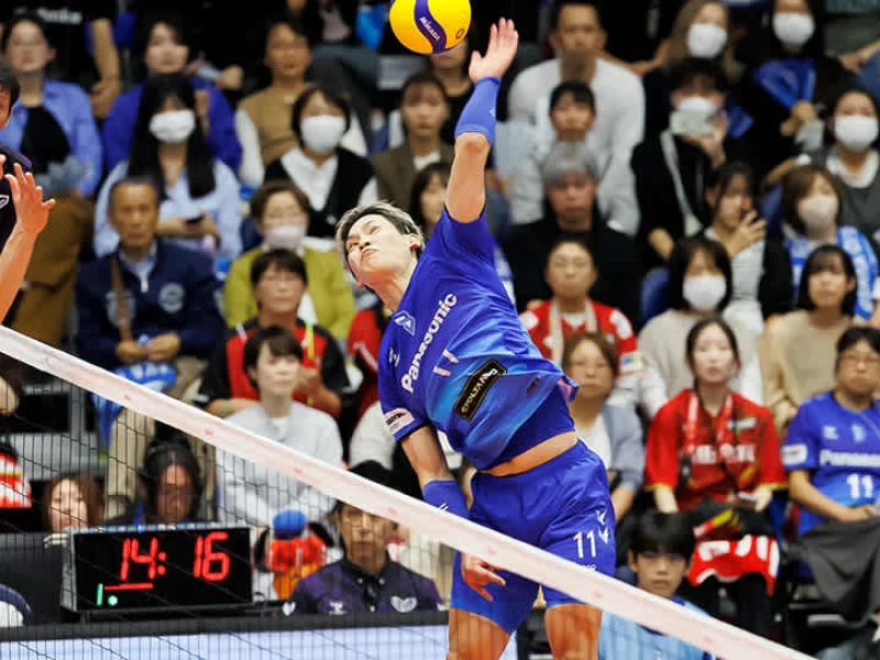 Yuji Nishida attacking for Osaka Bluteon