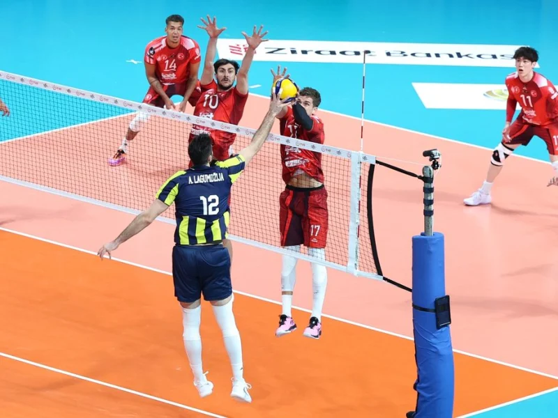 Yūki Ishikawa in match action for Ziraat Bankkart against Fenerbahçe